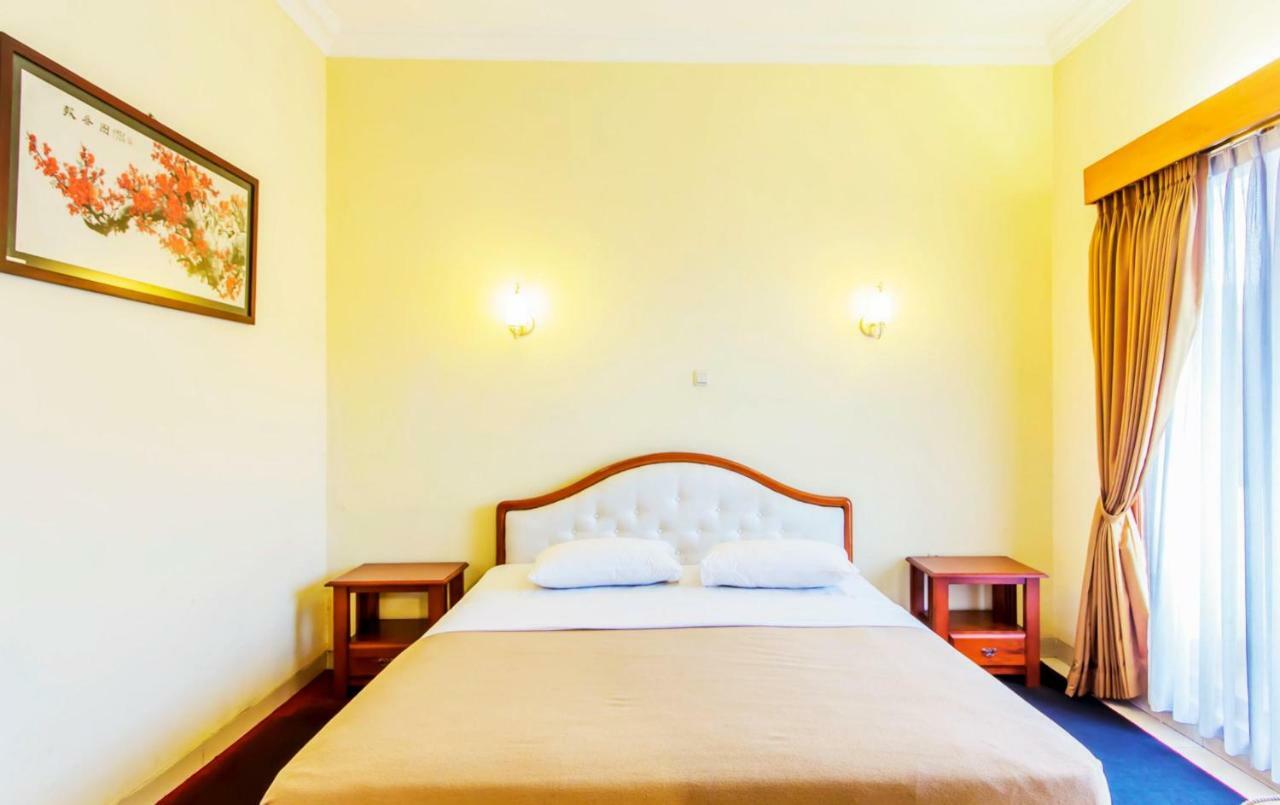 Puri Bernadi Guest House Lembang Extérieur photo