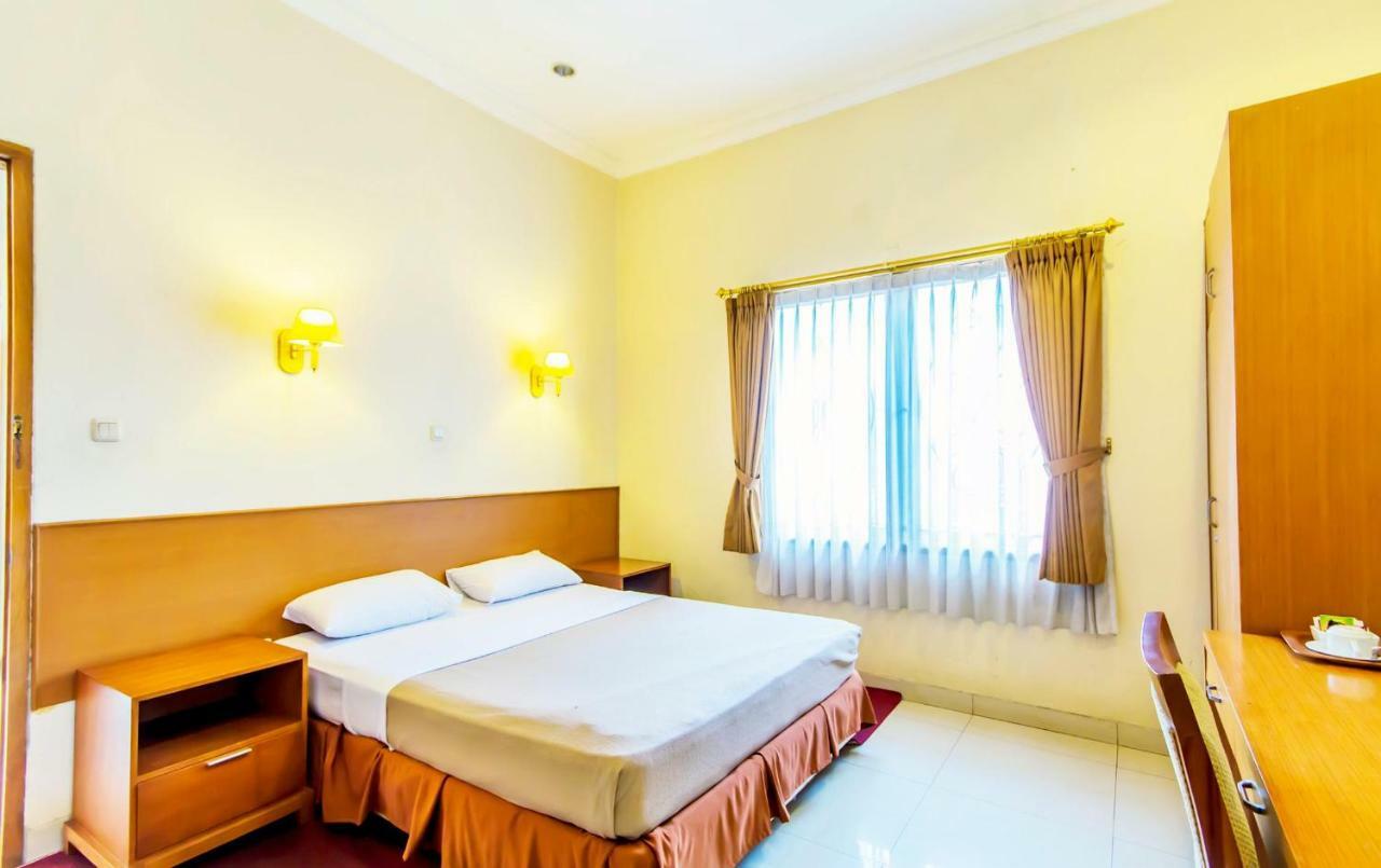Puri Bernadi Guest House Lembang Extérieur photo